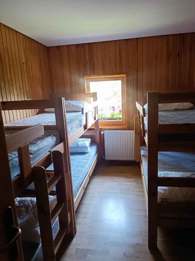 Valvasorjev Dom Pod Stolom Hostel Zirovnica ภายนอก รูปภาพ