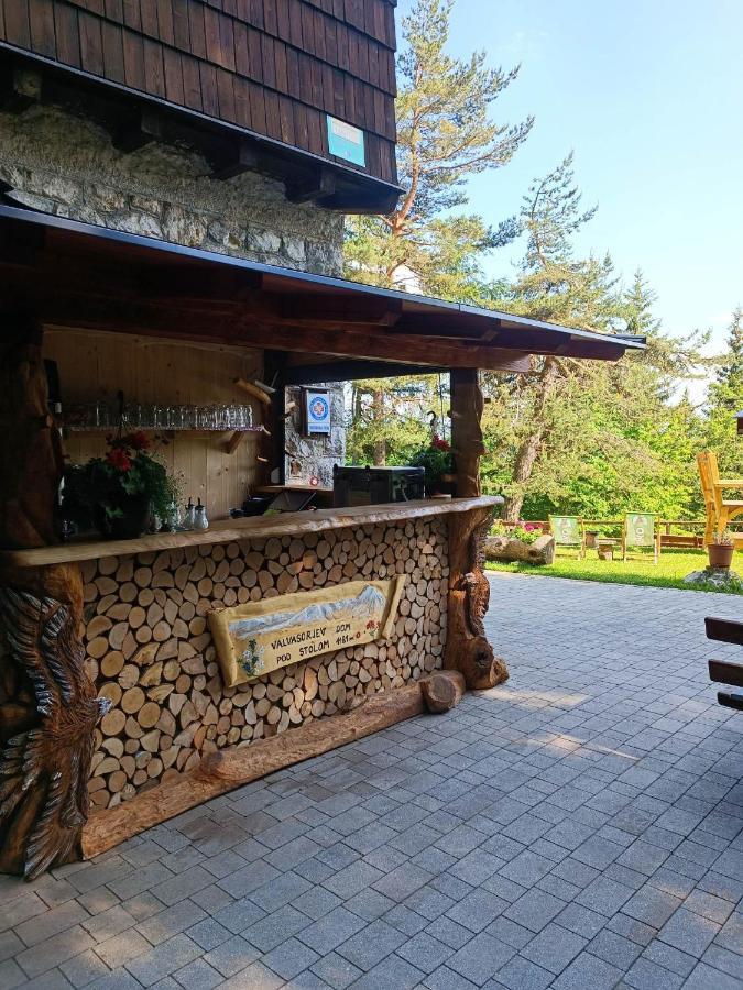 Valvasorjev Dom Pod Stolom Hostel Zirovnica ภายนอก รูปภาพ