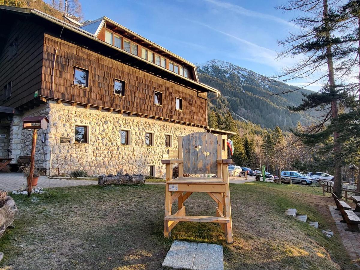 Valvasorjev Dom Pod Stolom Hostel Zirovnica ภายนอก รูปภาพ